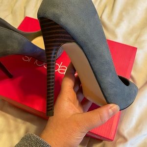 Women’s Shoedazzle heels